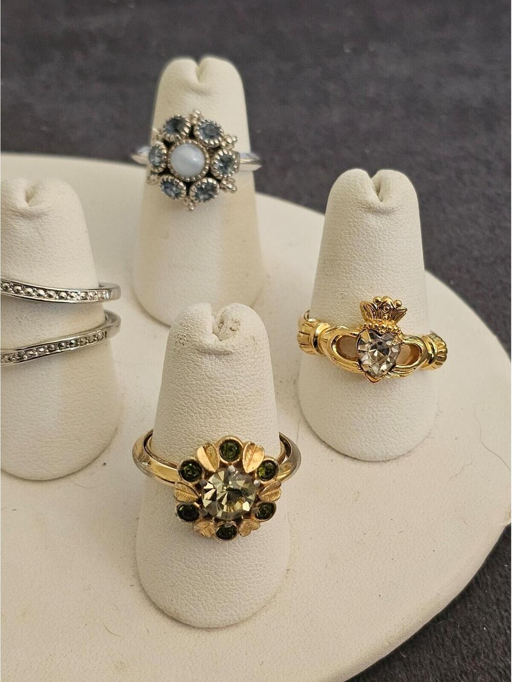 Avon Rings Lot - Picture 5 of 6